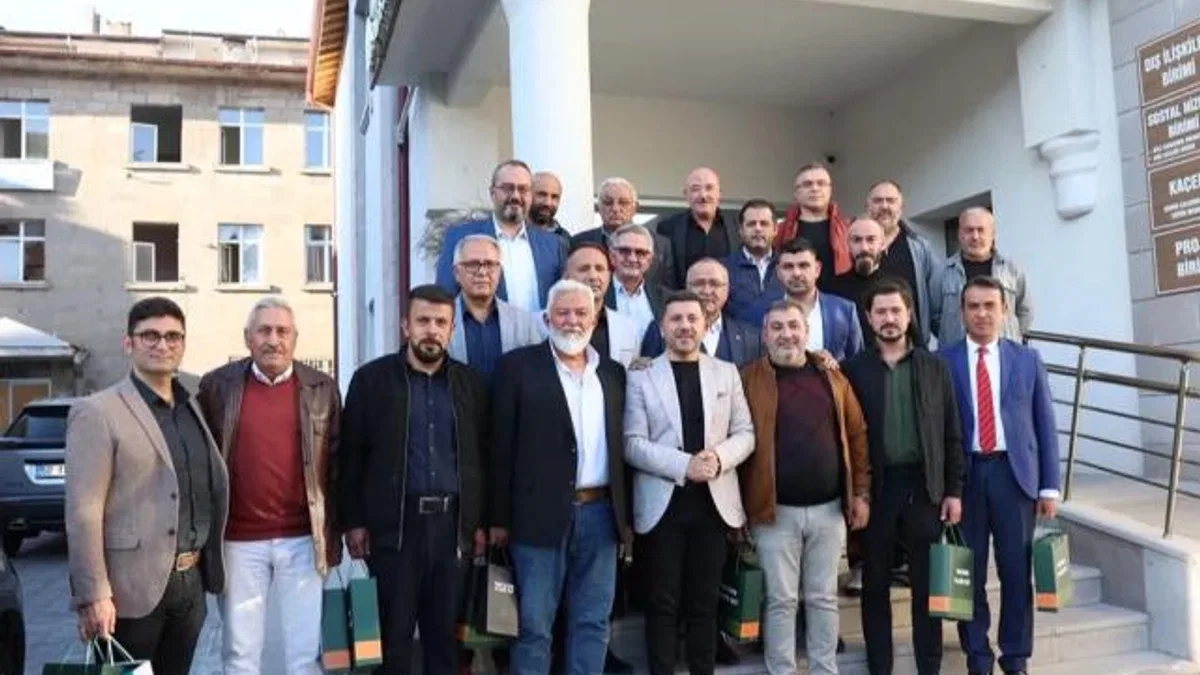 Başkan Rasim Arı Nevşehirli muhtarlarla buluştu