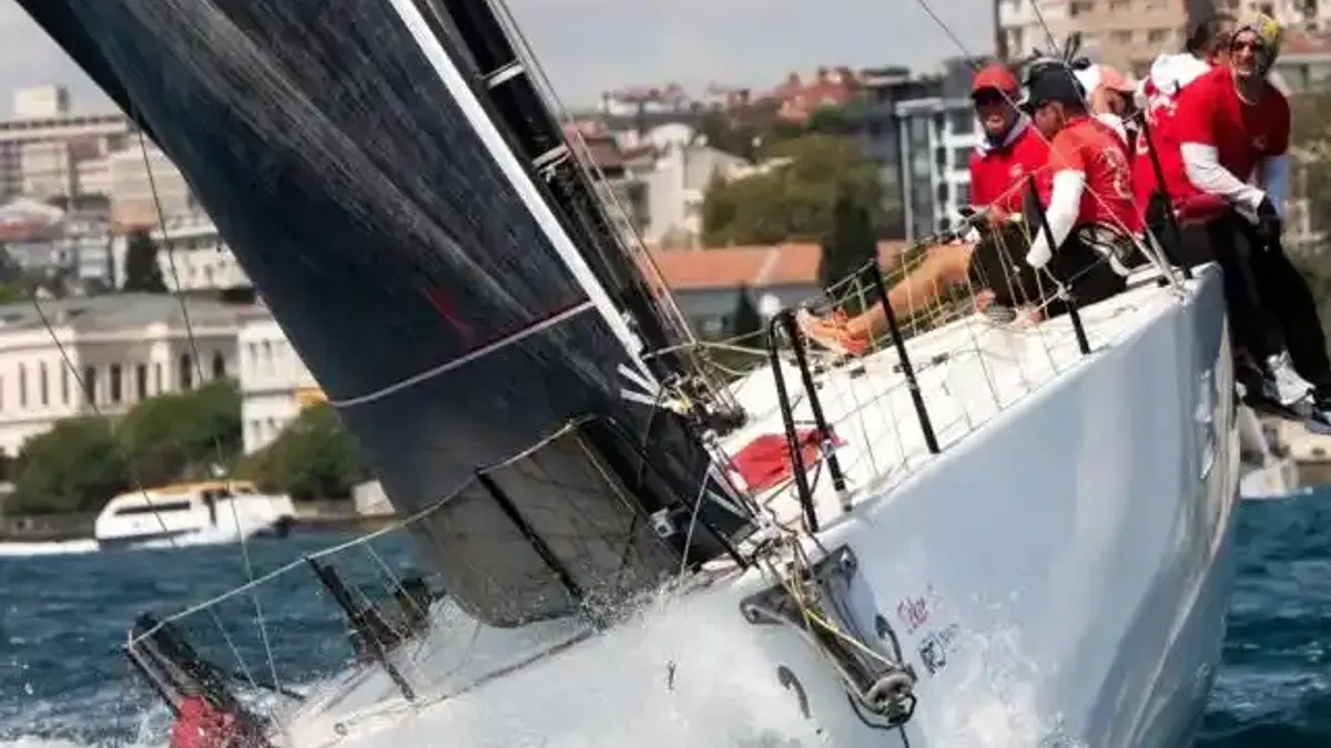 Rüzgârı yakalayan şampiyon yelkenciler ödüllendirildi