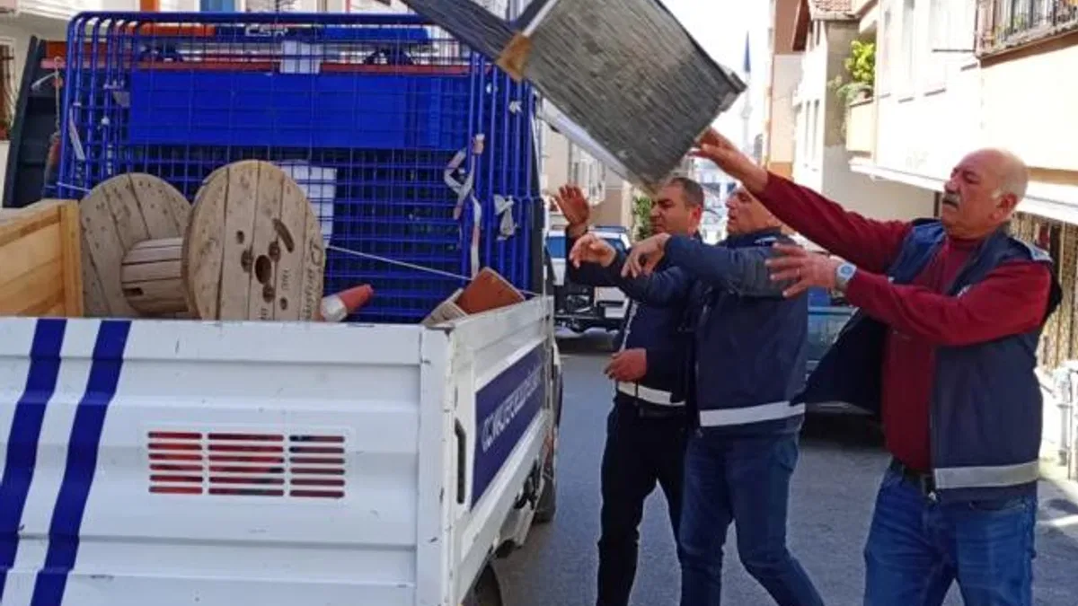 Maltepe'nin iki mahallesinde kaldırım ve yol işgali denetimi