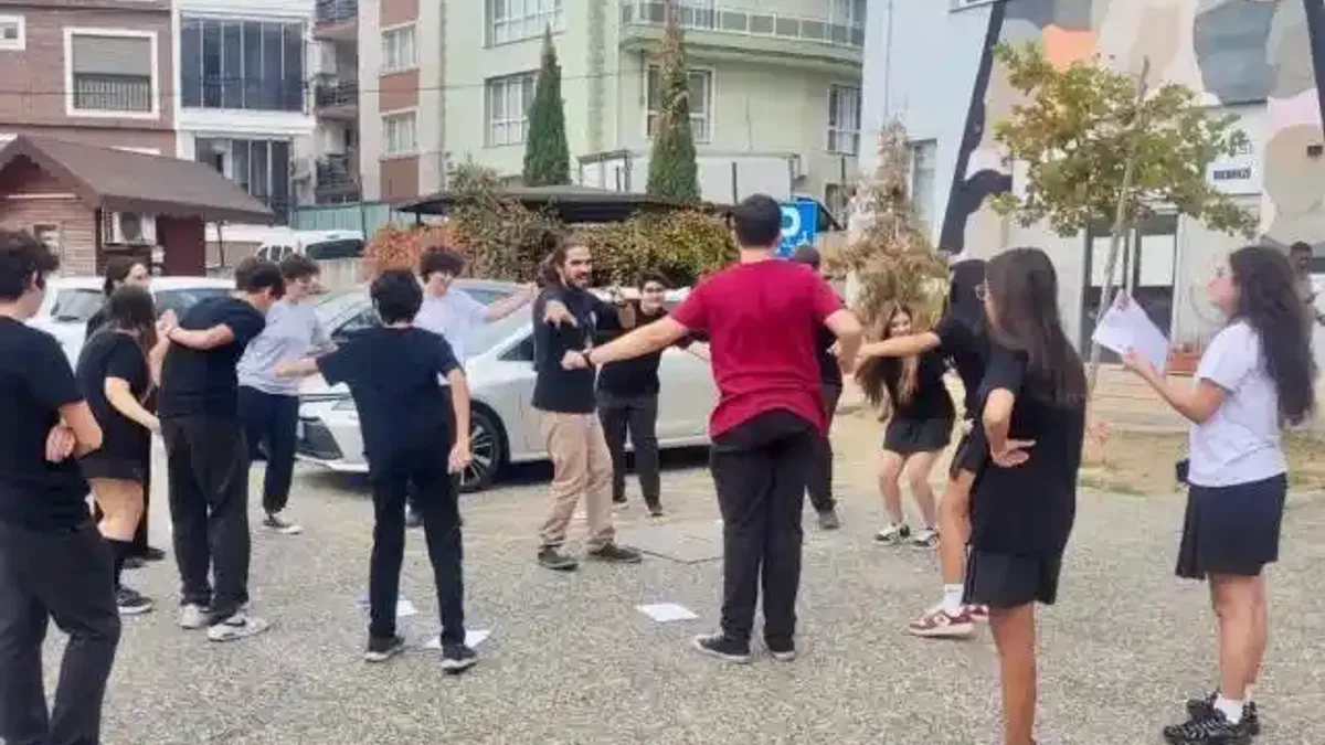 İzmir'de liselilerden farkındalık çalışması
