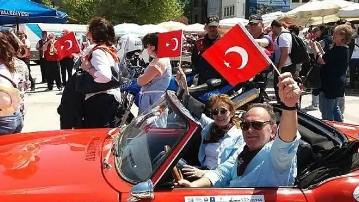 Klasik otomobiller 12'inci kez yola çıkıyor