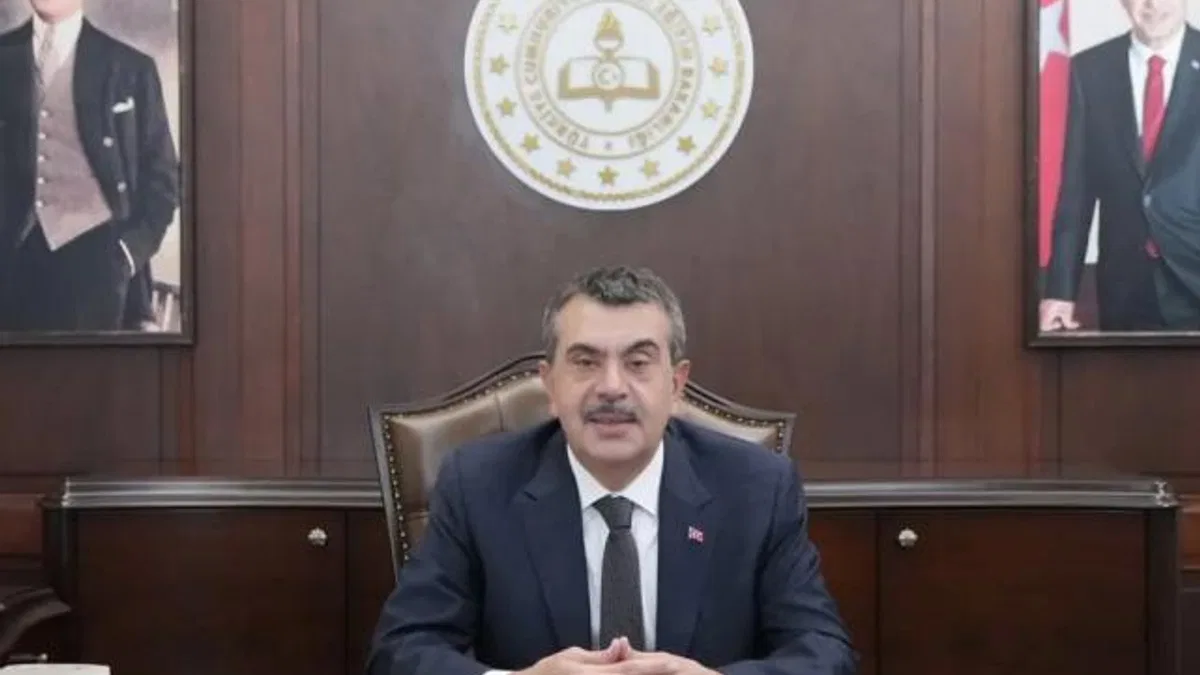 Bakan Tekin: Geleceğimizi her gün yeniden inşa ediyorsunuz