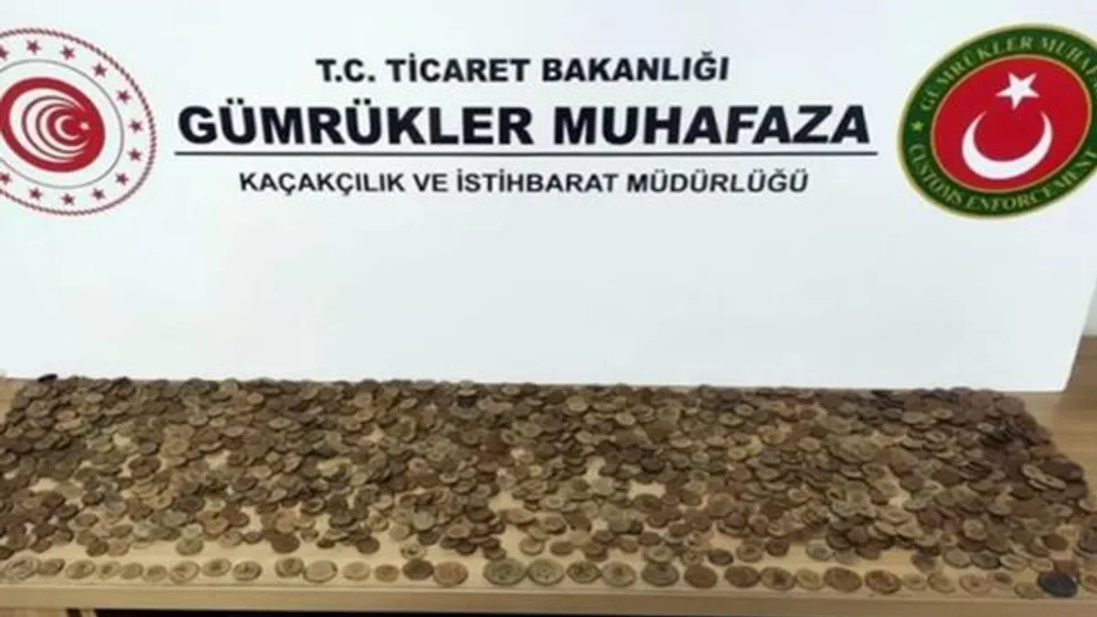 İzmir'den İtalya'ya kaçırılacaktı! 7 bin 550 sikke ve figür ele geçirildi
