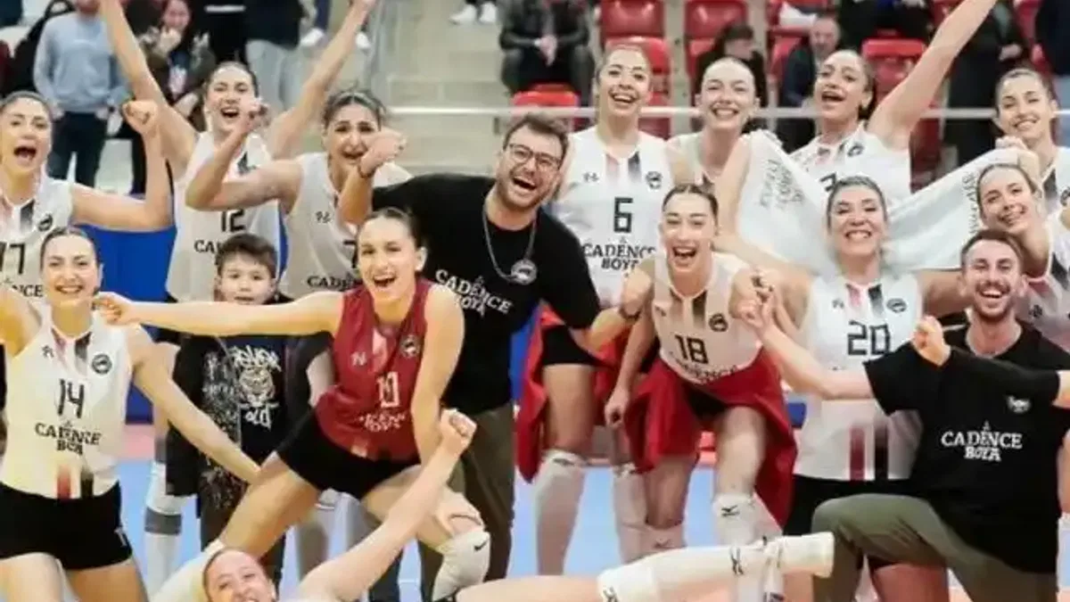 Gölcüklü voleybolcular Play Off'ta
