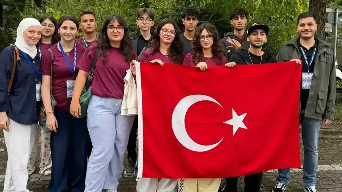 Mersinli gençler Almanya’da kültürel deneyim kazandı