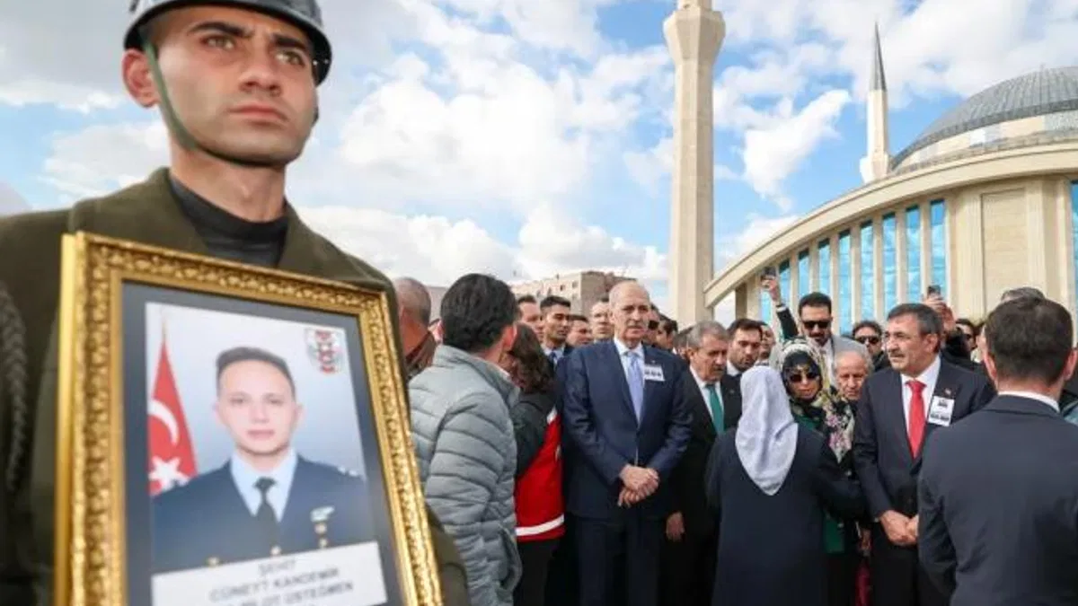 Üç şehidimiz de Ankara'da son yolculuğuna uğurlandı