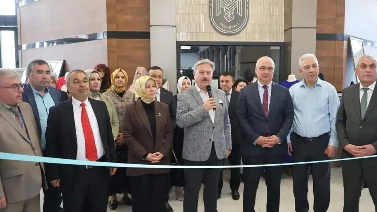 Kayseri Melikgazi'de yıl sonu sergisi
