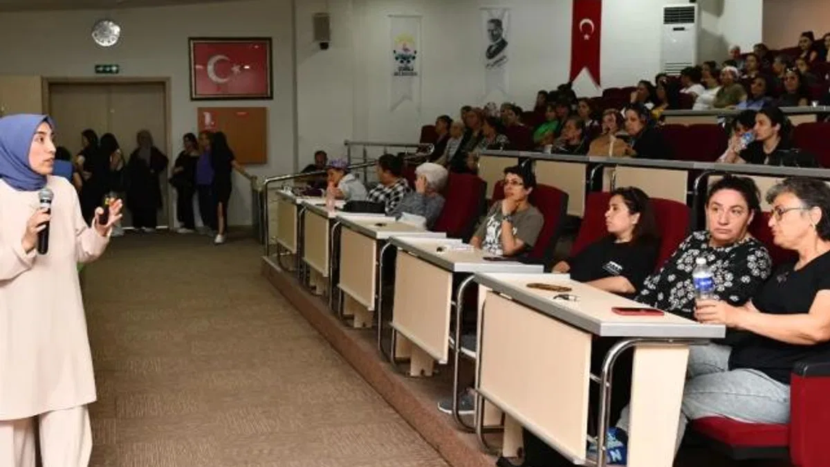 Çiğli'de kadınlara sağlıklı yaşam paneli