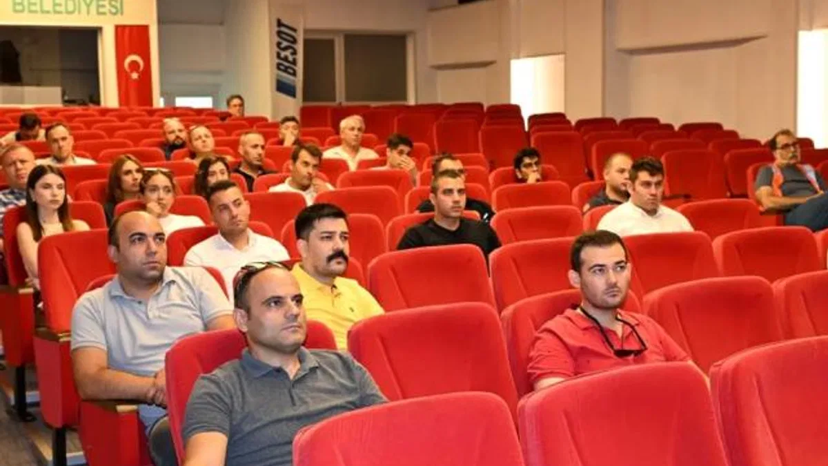 Manisa'da belediye personeline 'Afet Bilinçlendirme' eğitimi