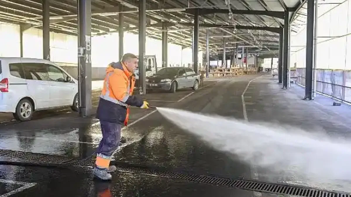 Bakırköy'ün Pazarları Titizlikle Hazırlanıyor