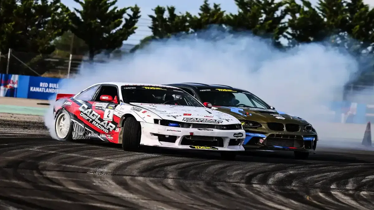 İstanbul Park'ta drift mücadelesi nefes kesti
