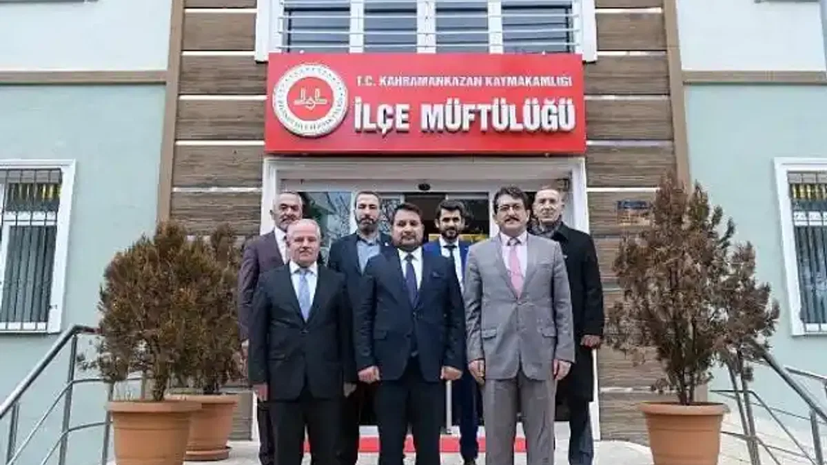 Kahramankazan Belediye Başkanı Selim Çırpanoğlu, Kahramankazan İlçe Müftüsü olarak atanan Abdullah Yalman'ı ziyaret etti.