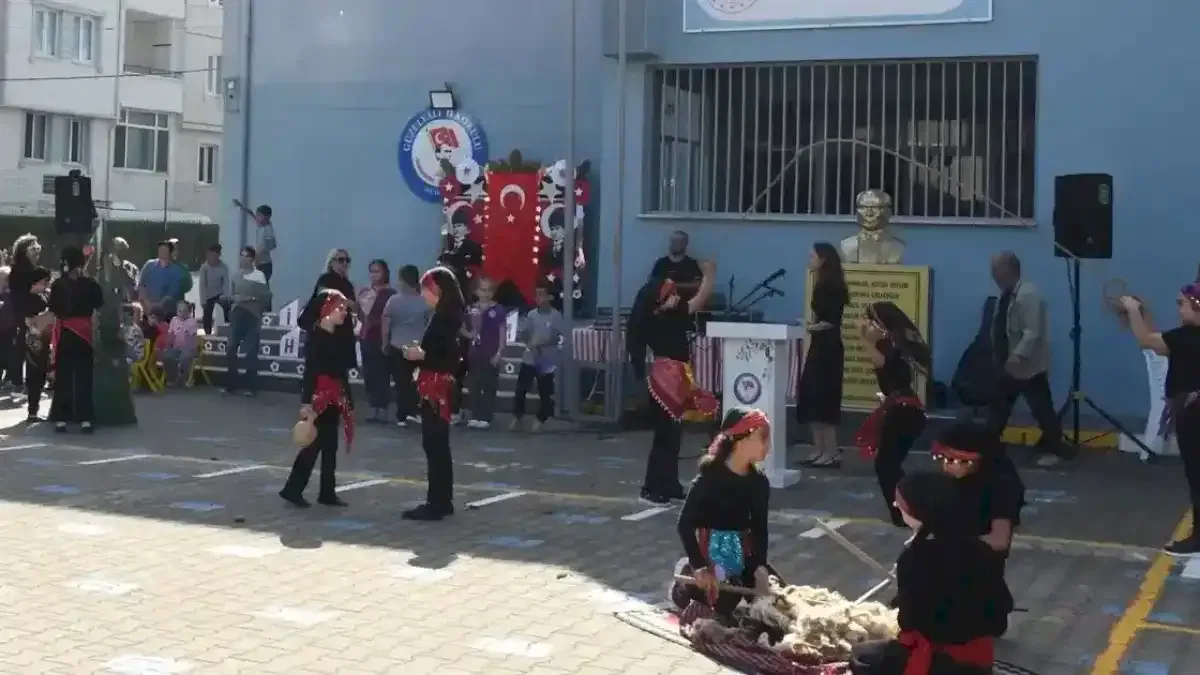 Mudanya’da ilköğretim haftası renkli etkinliklerle kutlandı