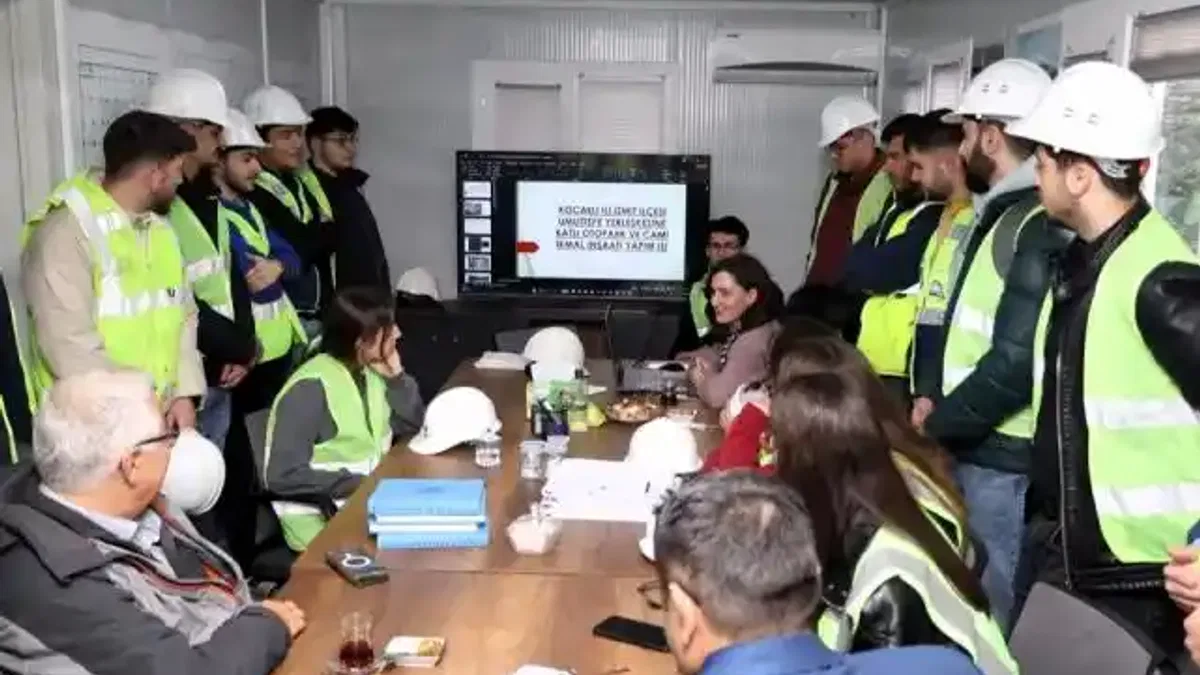 KOÜ'lü öğrenciler Büyükşehir'in projesini inceledi