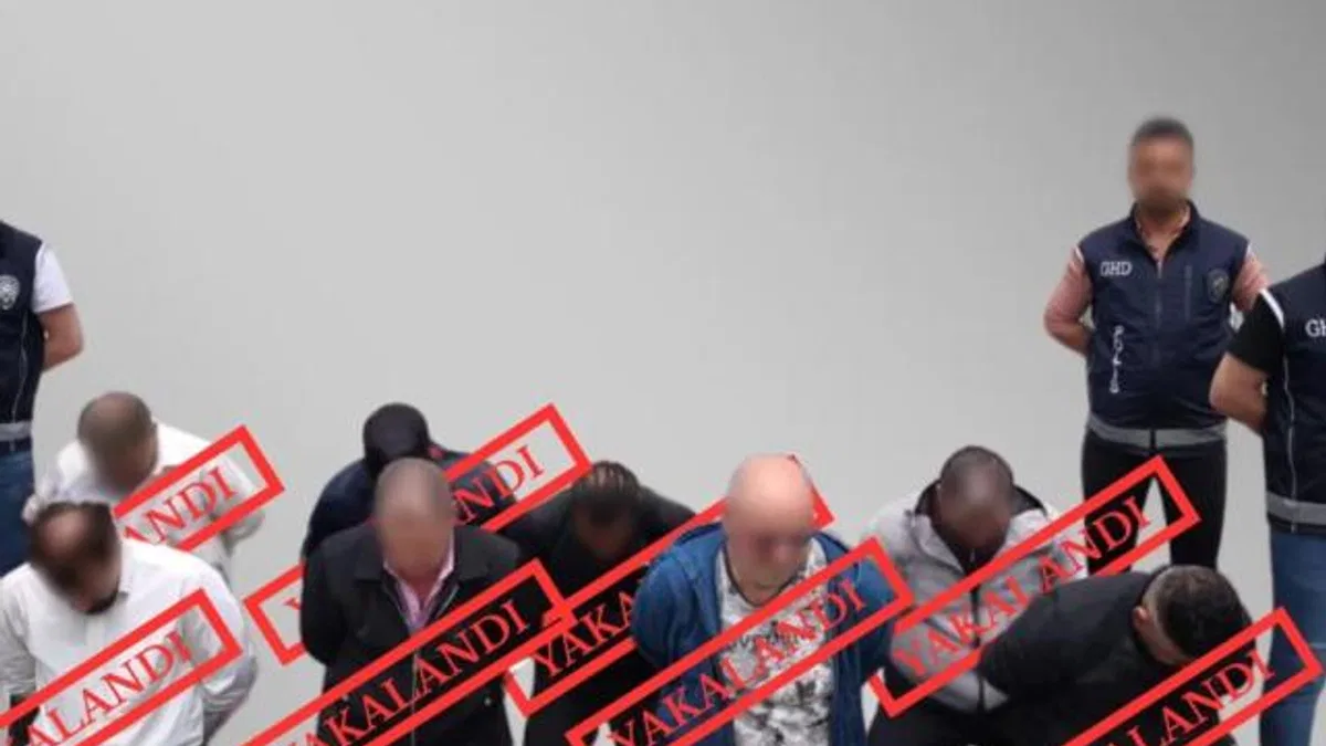 INTERPOL'ün aradığı suçlulara dev operasyon!