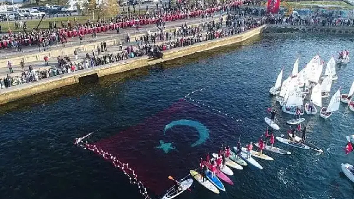10 Kasım'da Atatürk İçin El Ele "Ata'ya Saygı Zinciri"