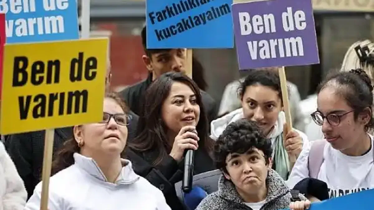 Konak'tan Engelliler Günü'nde farkındalık yürüyüşü