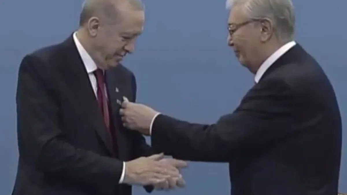 Cumhurbaşkanı Erdoğan’a Kazakistan’da “Hoca Ahmet Yesevi Nişanı” takdim edildi