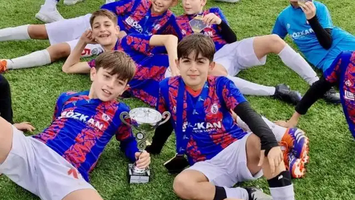 İzmir'de Cumhuriyet Kupası’nda üçüncü etap tamamlandı