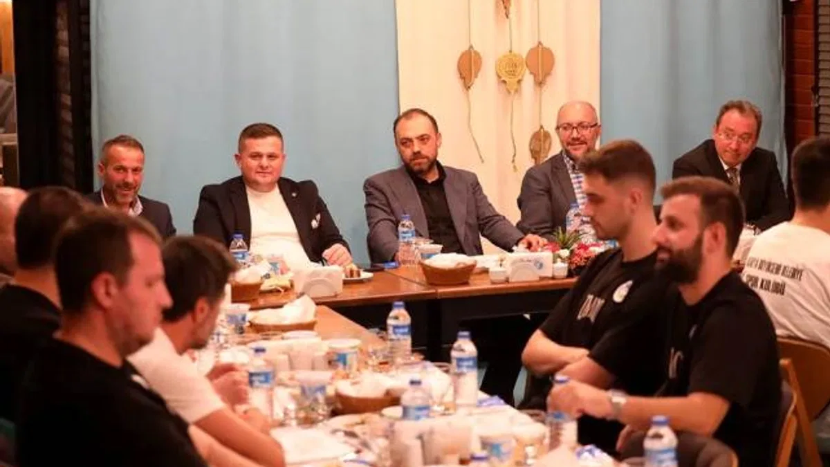 Sakarya Büyükşehir Basketbol yeni sezon öncesi kenetlendi