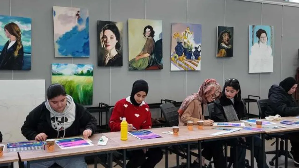 Kocaeli'de Dünya Ressamlar Günü'nde yeteneklerini keşfettiler