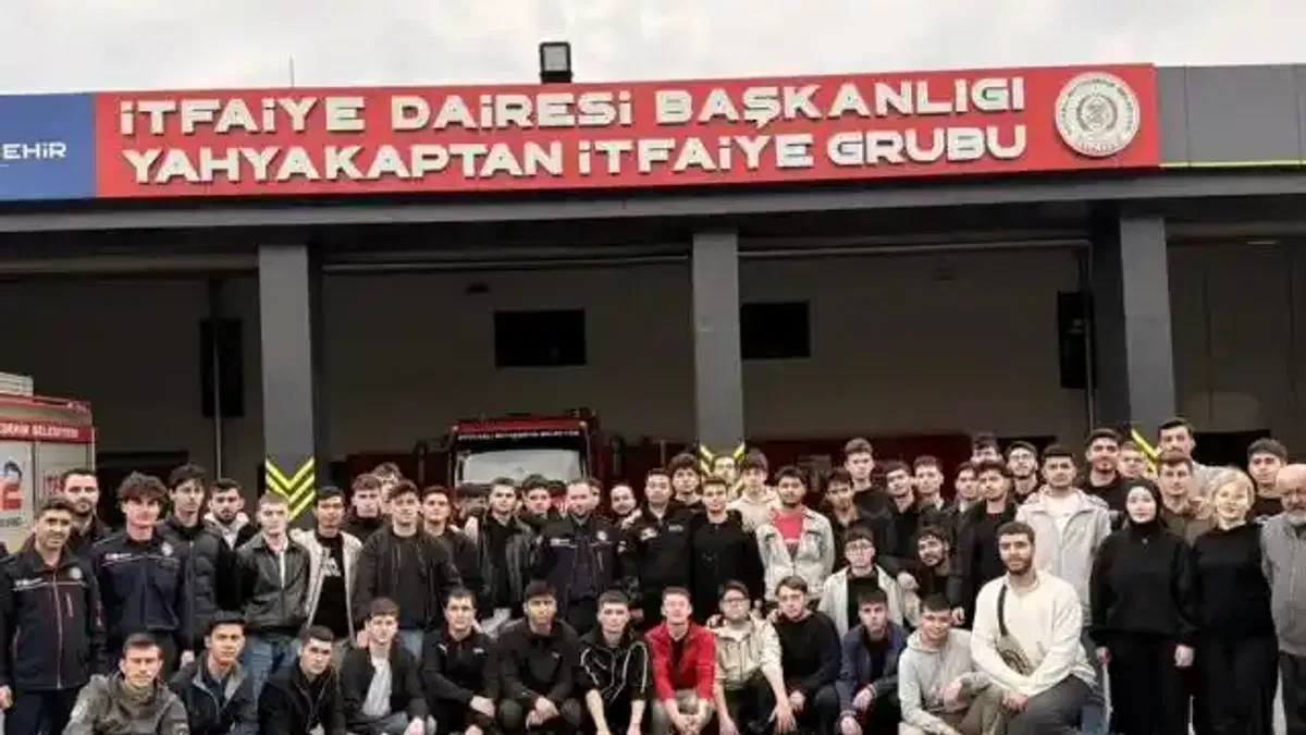 İtfaiyeci adaylarından Kocaeli İtfaiyesi’ne teknik ziyaret