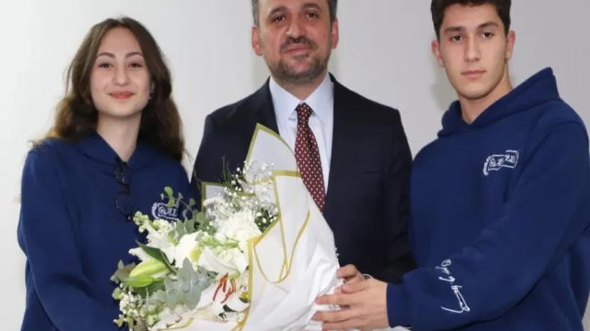Gençlik ve Spor Bakan Yardımcısı Bursa'da gençlerle buluştu