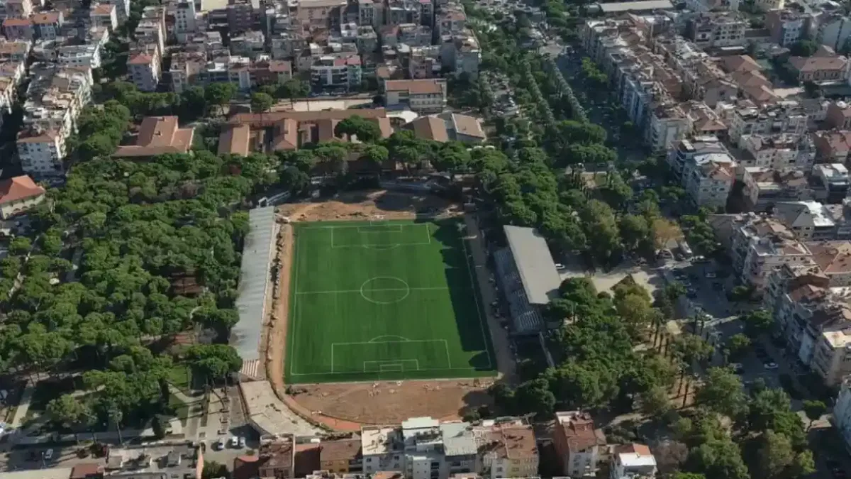 İzmir Büyükşehir’den Ödemiş Saraçoğlu Stadı’na yepyeni zemin