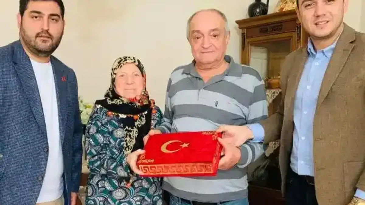 İzmit Belediyesinden Kıbrıs Gazilerine anlamlı ziyaret