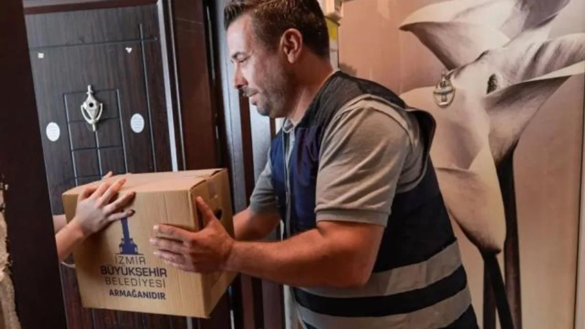 İzmir'de Büyükşehir ihtiyaç sahiplerine bir 'alo' kadar yakın