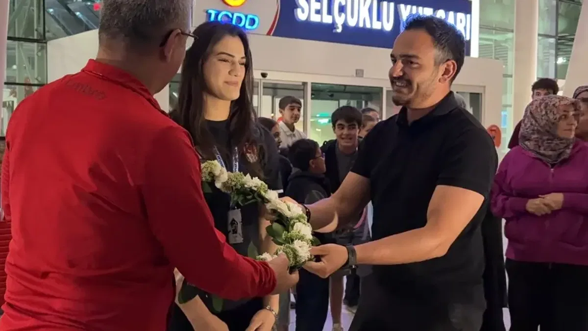 Avrupa ikincisi Konyalı sporcu coşkuyla karşılandı