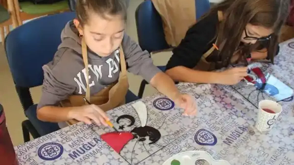 Muğla atölyelerinde Atatürk temalı sanat çalışmaları