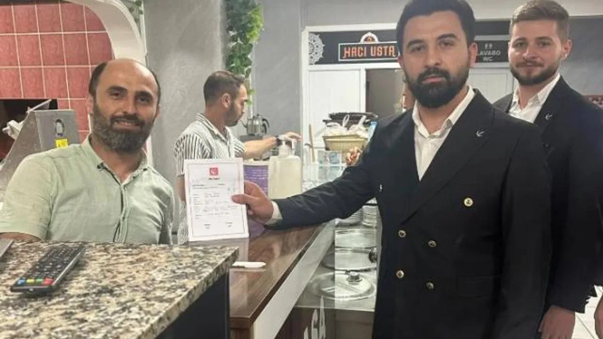 Yeniden Refahlı gençlerden Gölcük'te esnaf ziyareti