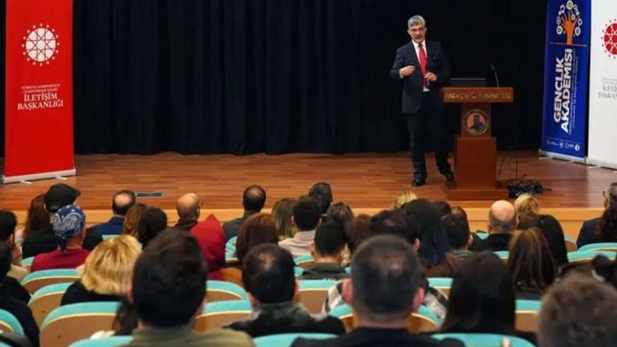 İletişim Başkanlığı Adana'dan medyaya yapay zekâ eğitimi