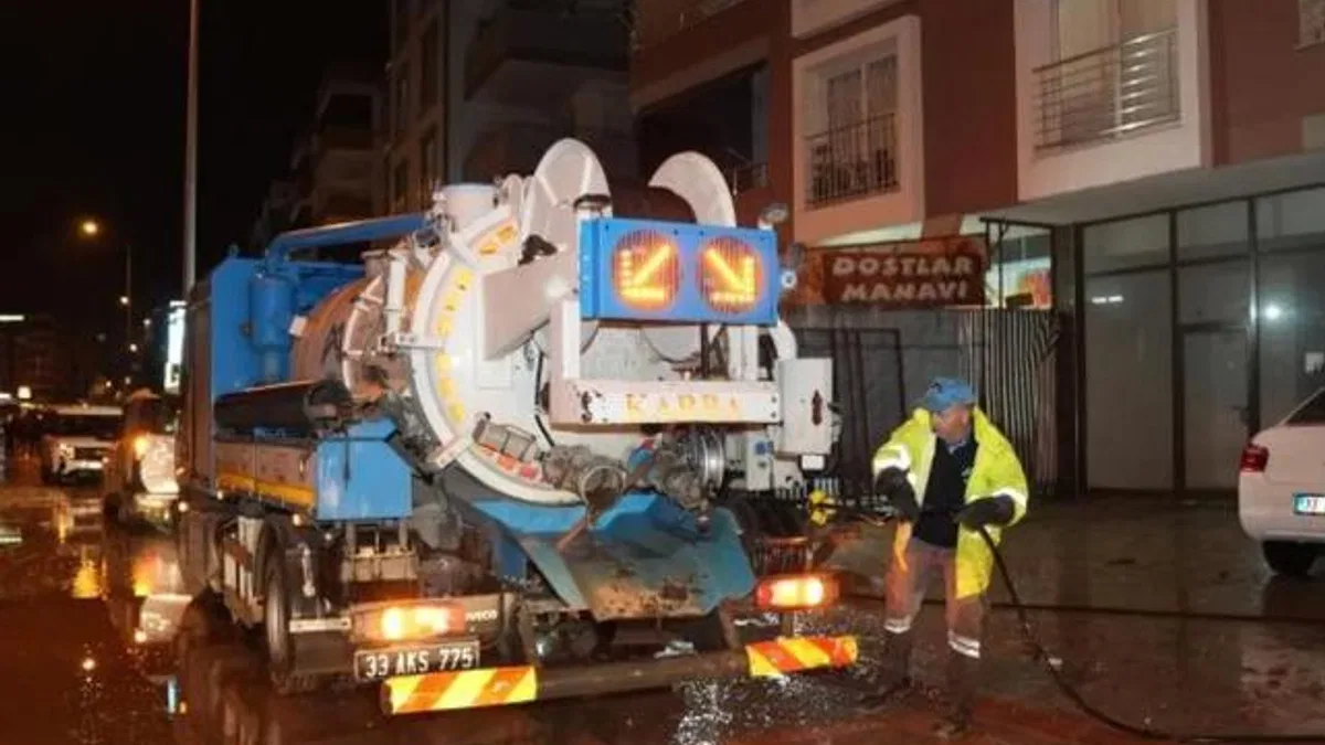 Mersin'de kuvvetli yağış sonrası hızlı müdahale