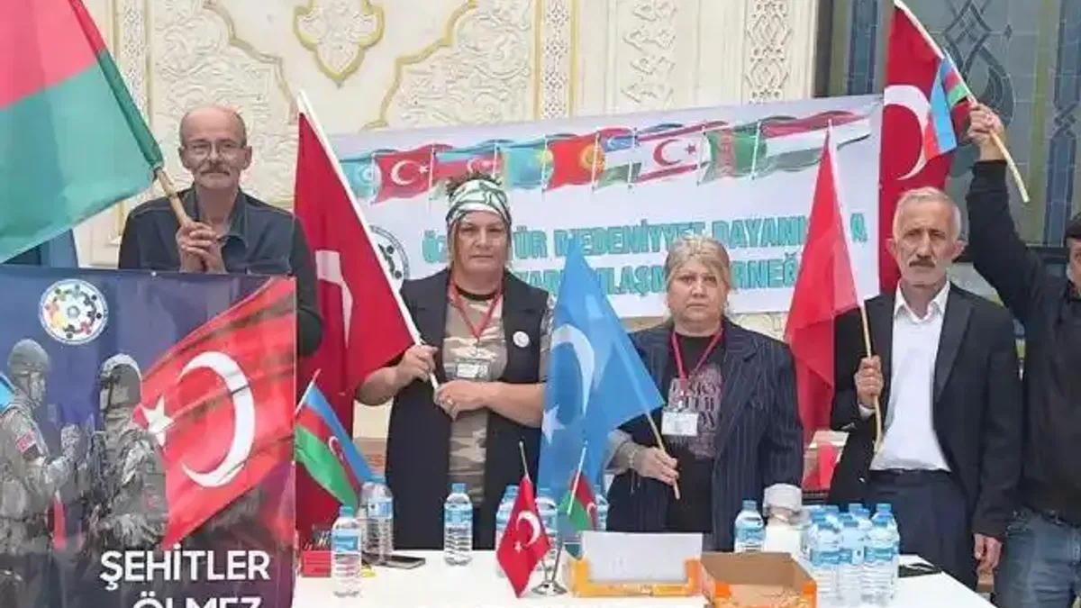 Türk Aksakallılar Birliği'nden Karabağ Şehitleri için Gebze'de helva ikramı