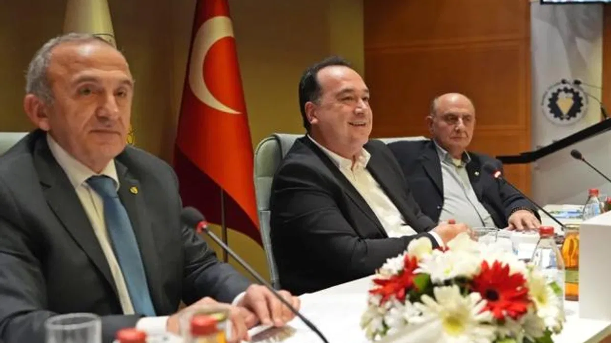 Manisa'da Başkan Dutlulu, Ticaret Odası'nda iş insanlarıyla buluştu