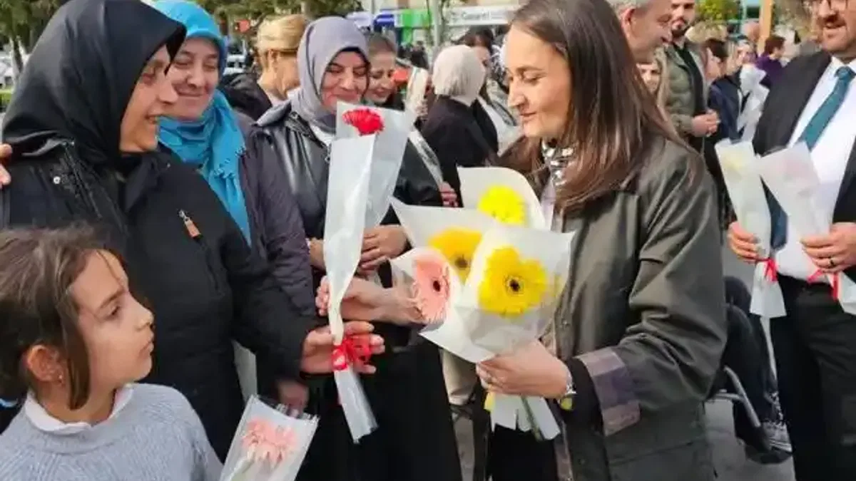 Gölcük’te Dünya Kadın Hakları Günü kutlaması