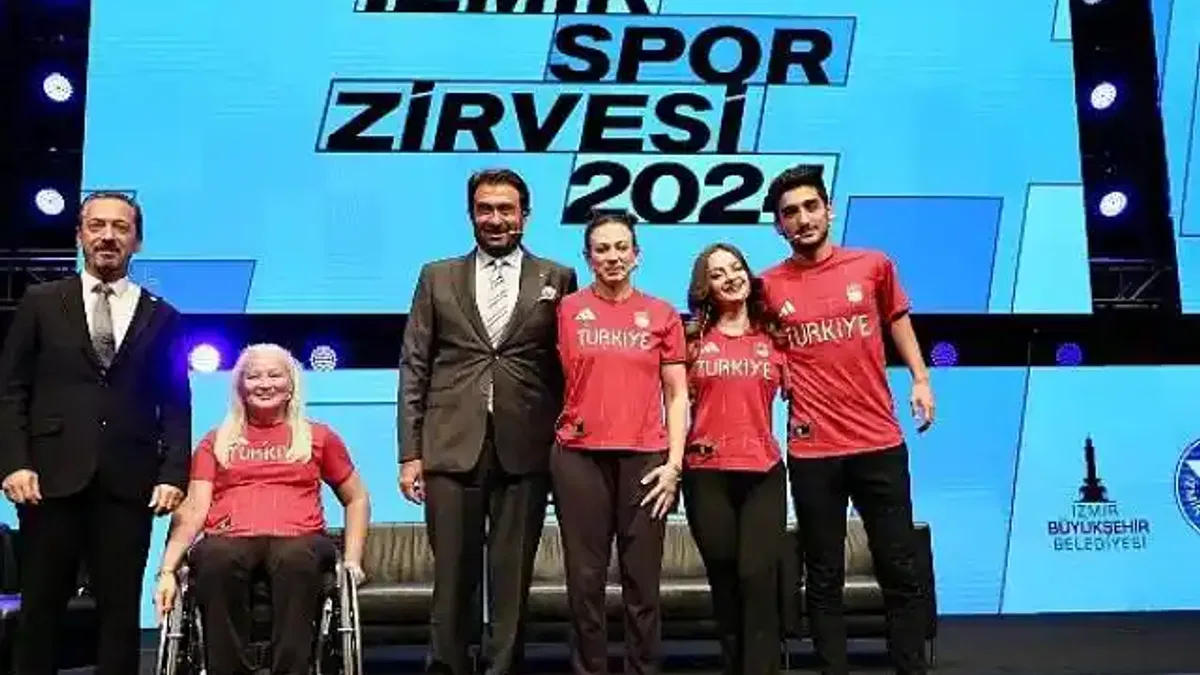 İz bırakan sporcular İzmir Spor Zirvesi'nde