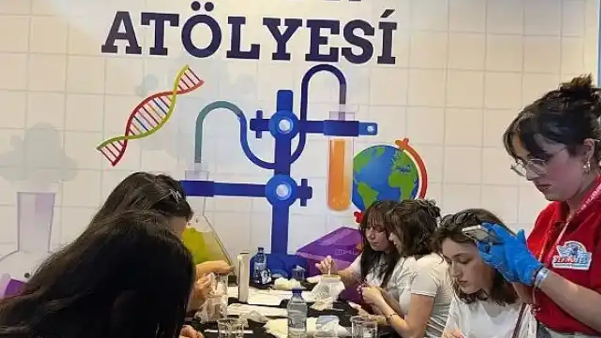Canik Özdemir Bayraktar Keşif Kampüsü atölyeleri, TEKNOFEST KKTC'nin ilk gününde ziyaretçi akınına uğradı.