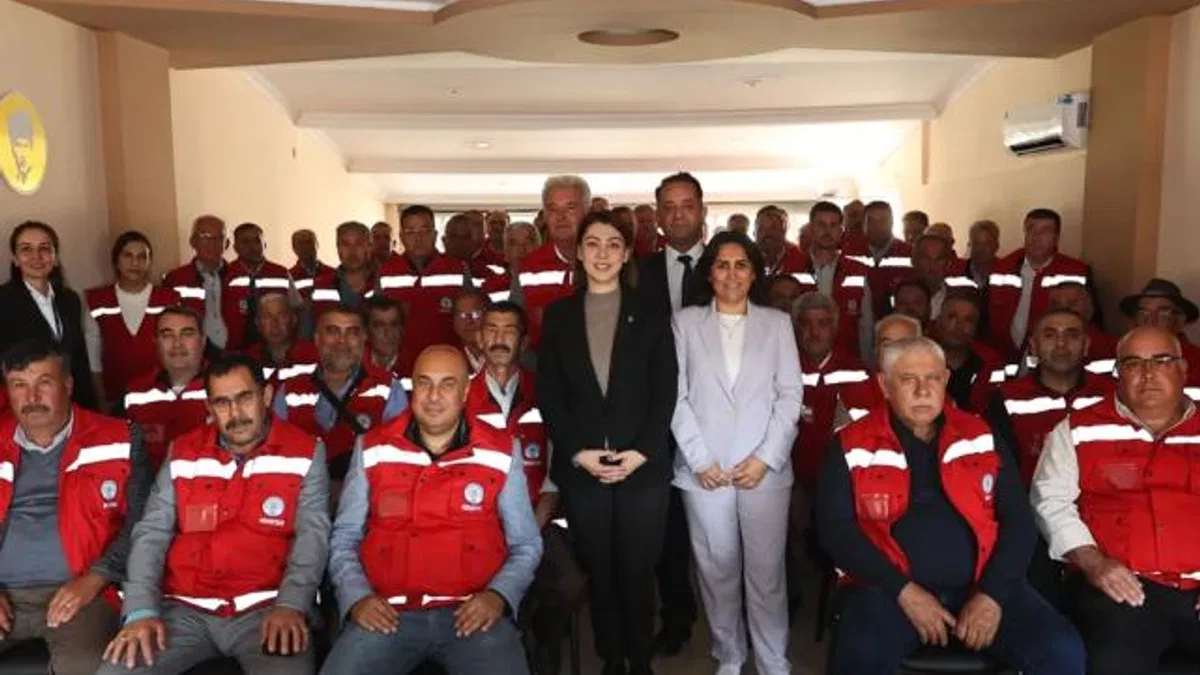 Muğla Büyükşehir’den 574 muhtara özel yelek