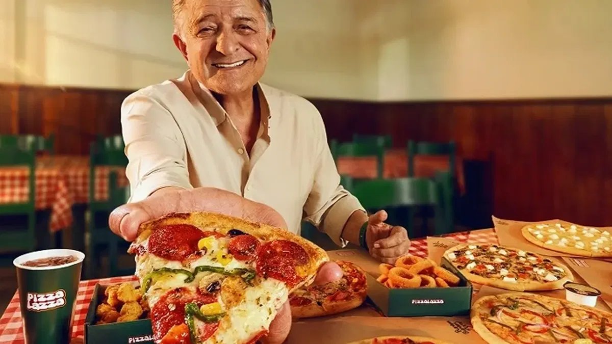 Yılmaz Vural PizzaLazza'nın reklam yüzü oldu