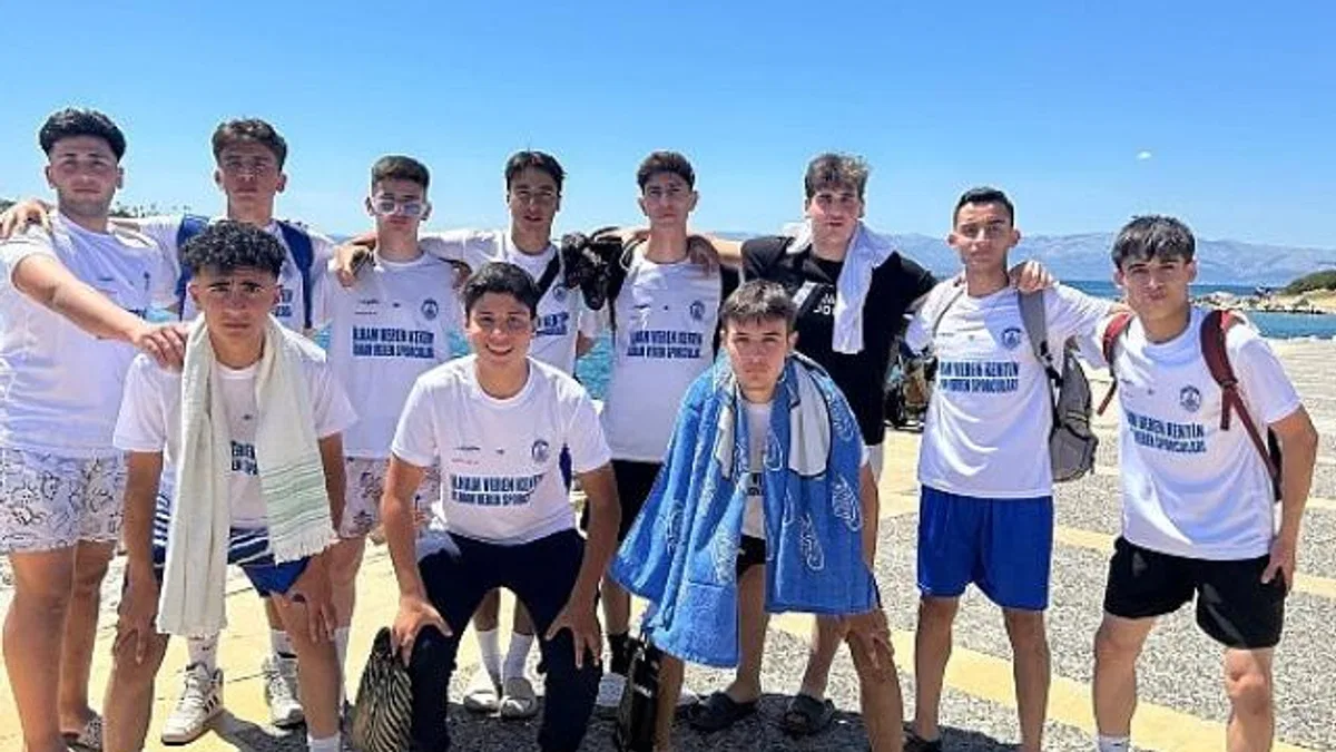 Efes Selçuklu Sporcular Çeşme'de Yapılan Yarımada Spor Oyunlarına Katıldı