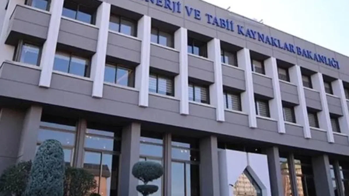 Enerji sektöründe yetkilendirme ve sertifika bedelleri güncellendi