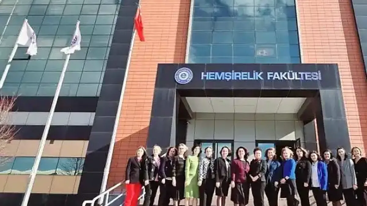 Türkiye'deki Hemşirelik Fakültelerinin Dekanları Ege Üniversitesinde bir araya geldi