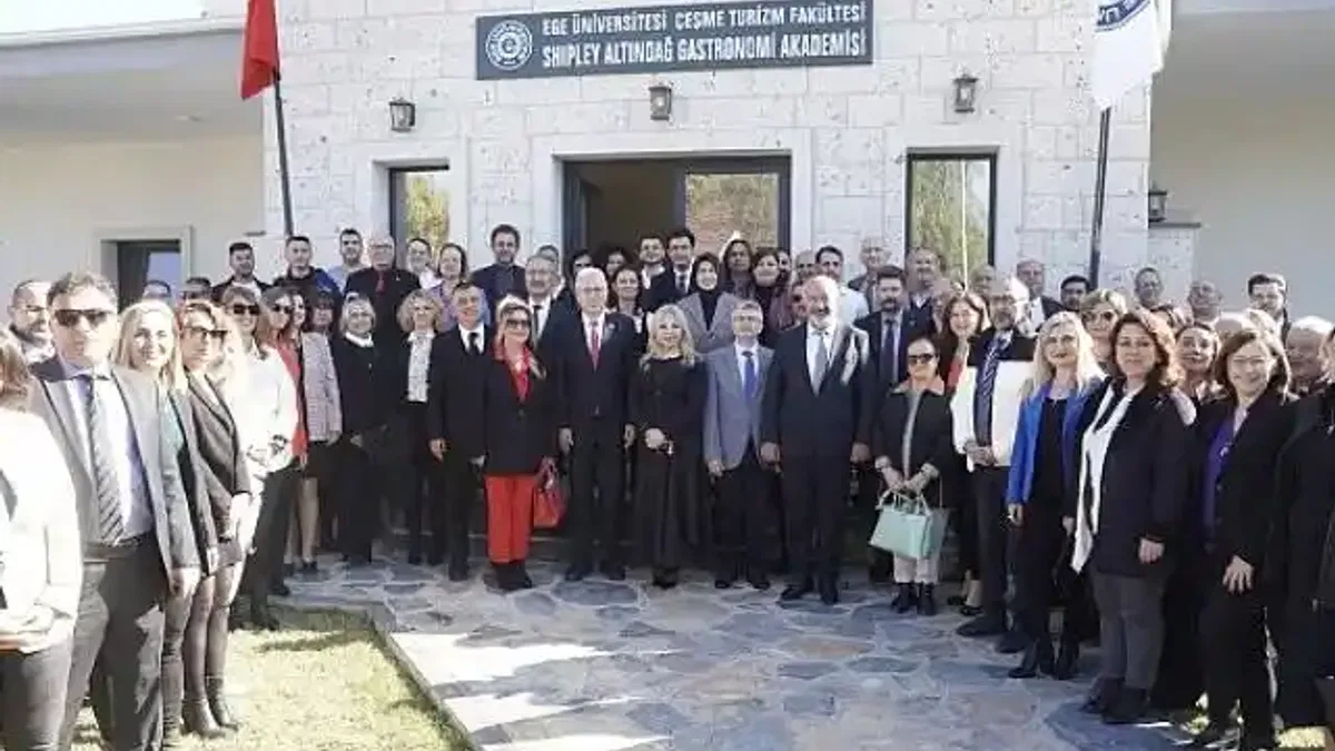 Çeşme Turizm Fakültesi Shipley-Altındağ Öğrenci Yurdu düzenlenen törenle açıldı