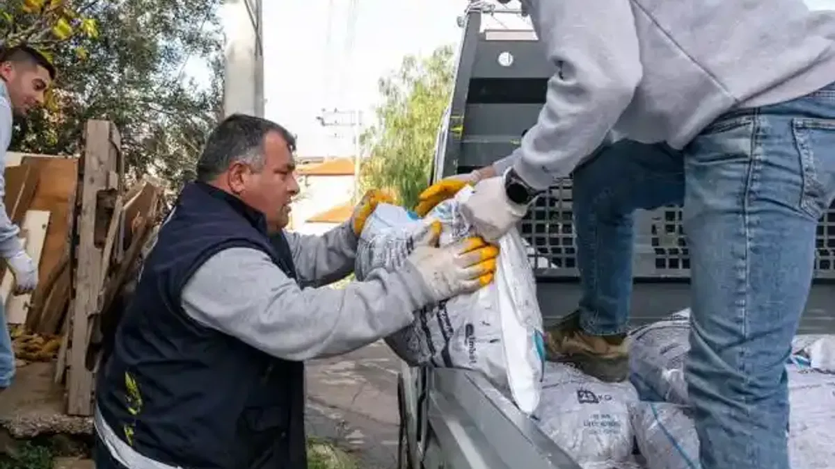 İzmir Güzelbahçe'de kara kış desteği başladı