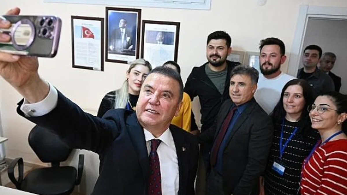 Başkan Muhittin Böcek Aksu'yu ziyaret etti