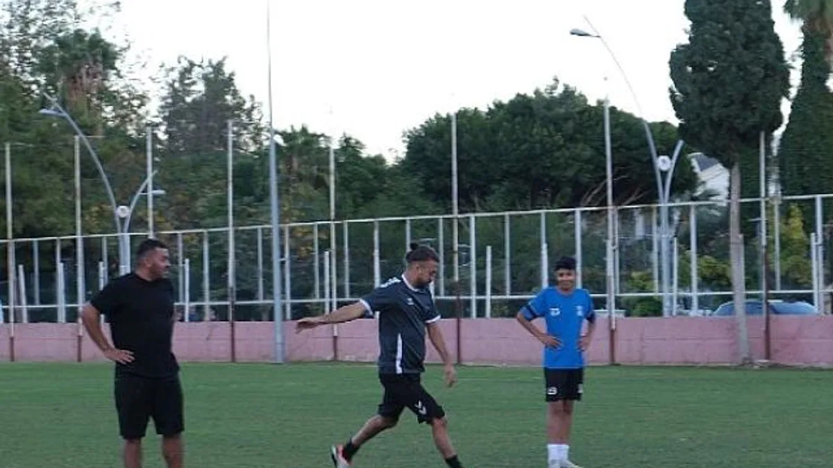 Belediye personeli arasında dostluk maçı
