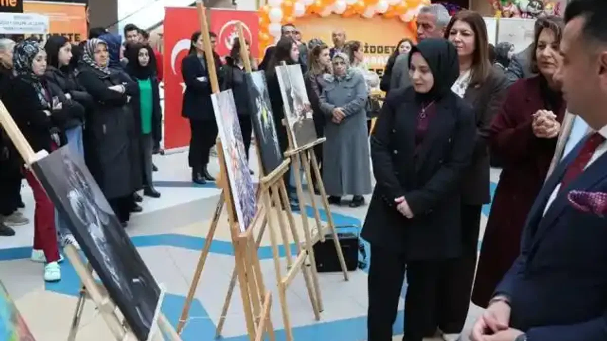 Erzurum’da '25 Kadın 25 Hikâye' sergisi açıldı